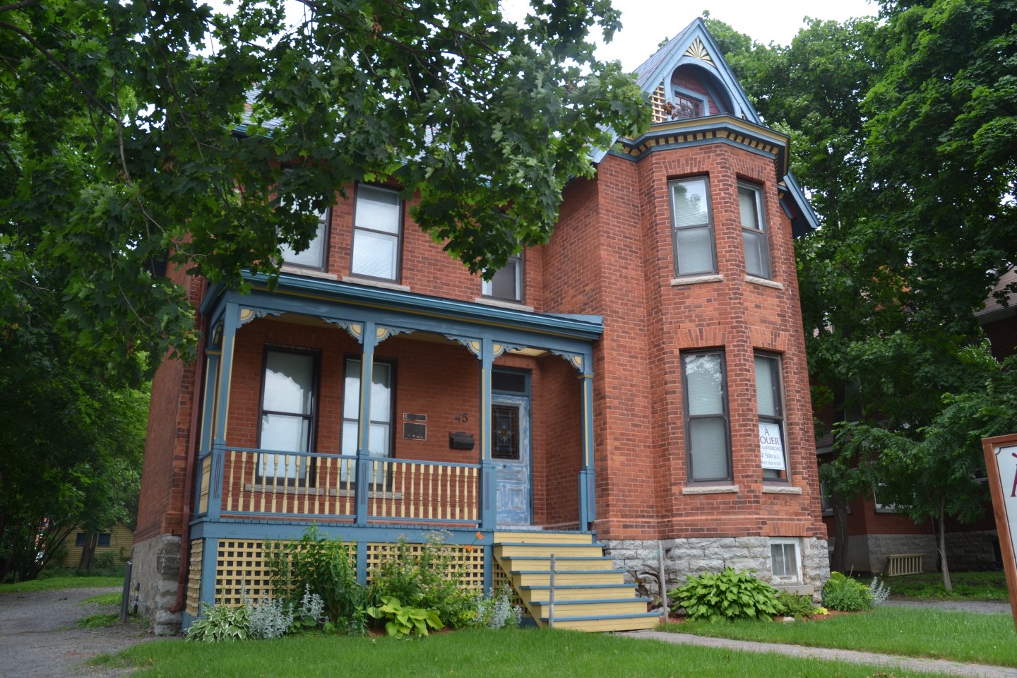 Périple dans le temps et le lieu La rue Principale du VieuxAylmer