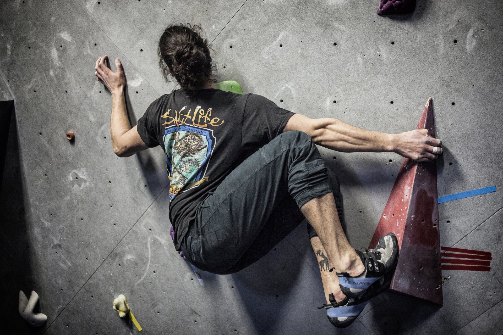 Ouvrir Une Voie En Repoussant Les Obstacles